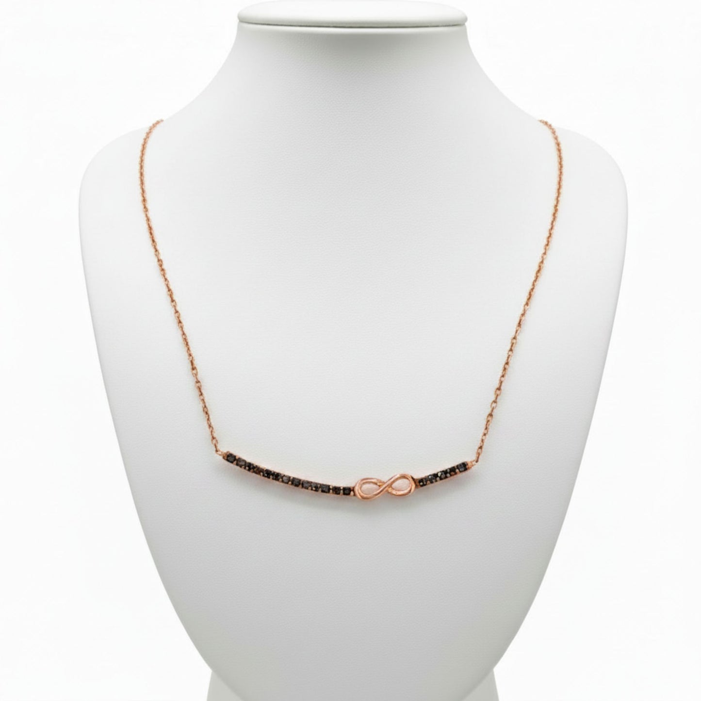 Gargantilla infinito plata rosa en expositor - Joyería Osnor