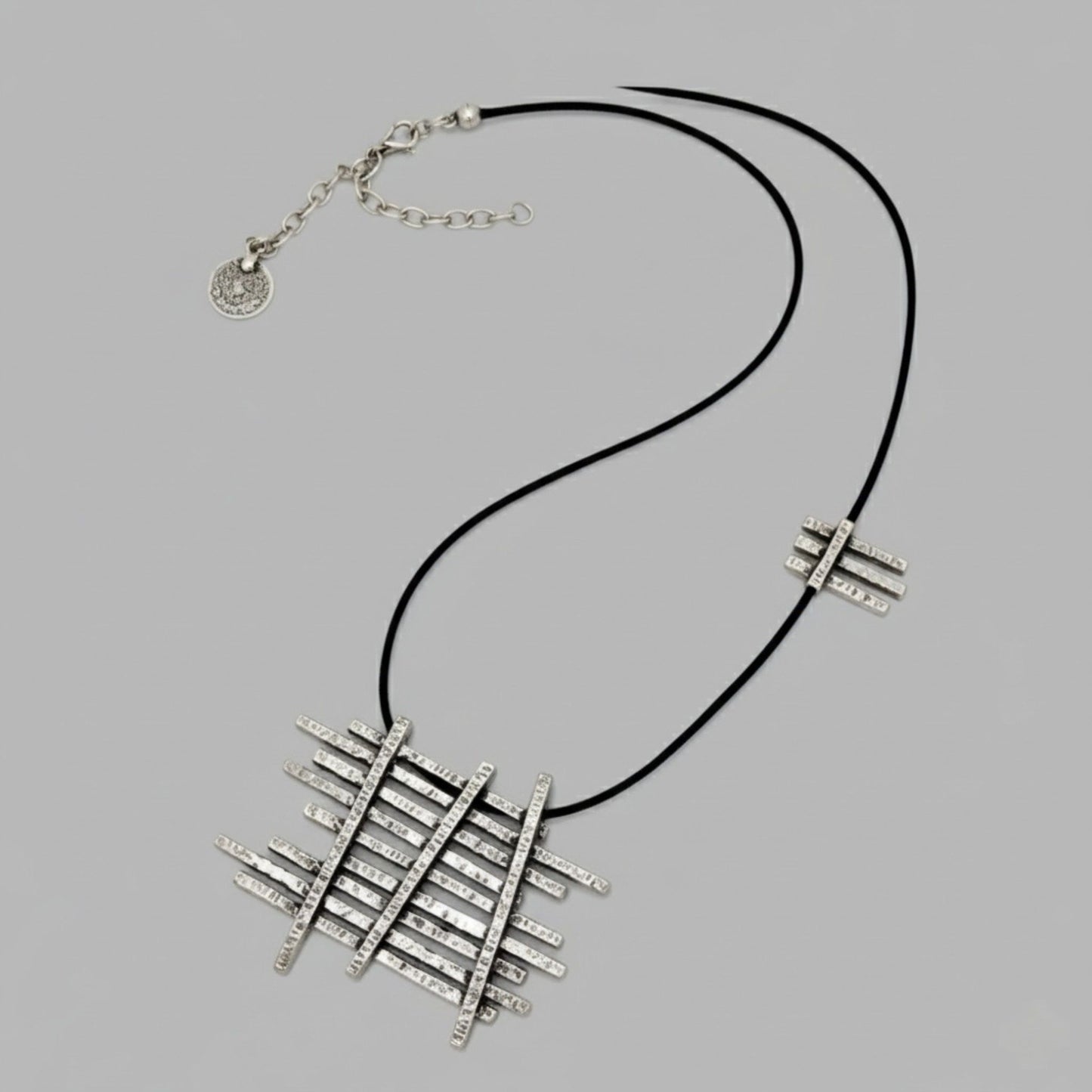 Collar Zamak Geométrico - Diseño Arquitectónico Unisex