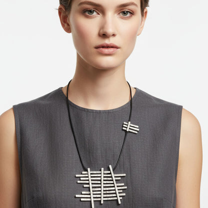 Collar Zamak Geométrico - Diseño Arquitectónico Unisex