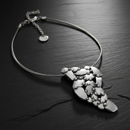 Collar Zamak Colgante XXL- Diseño Elegante