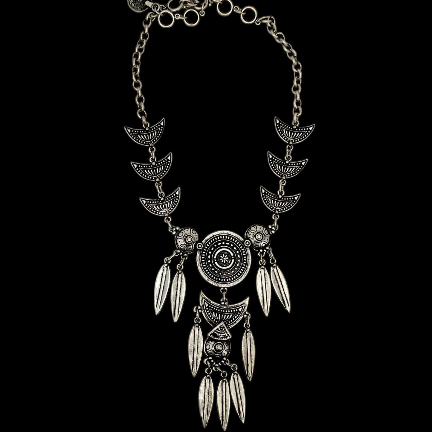 Collar Zamak Tribal Lunas en Cascada