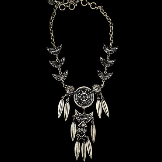 Collar Zamak Tribal Lunas en Cascada