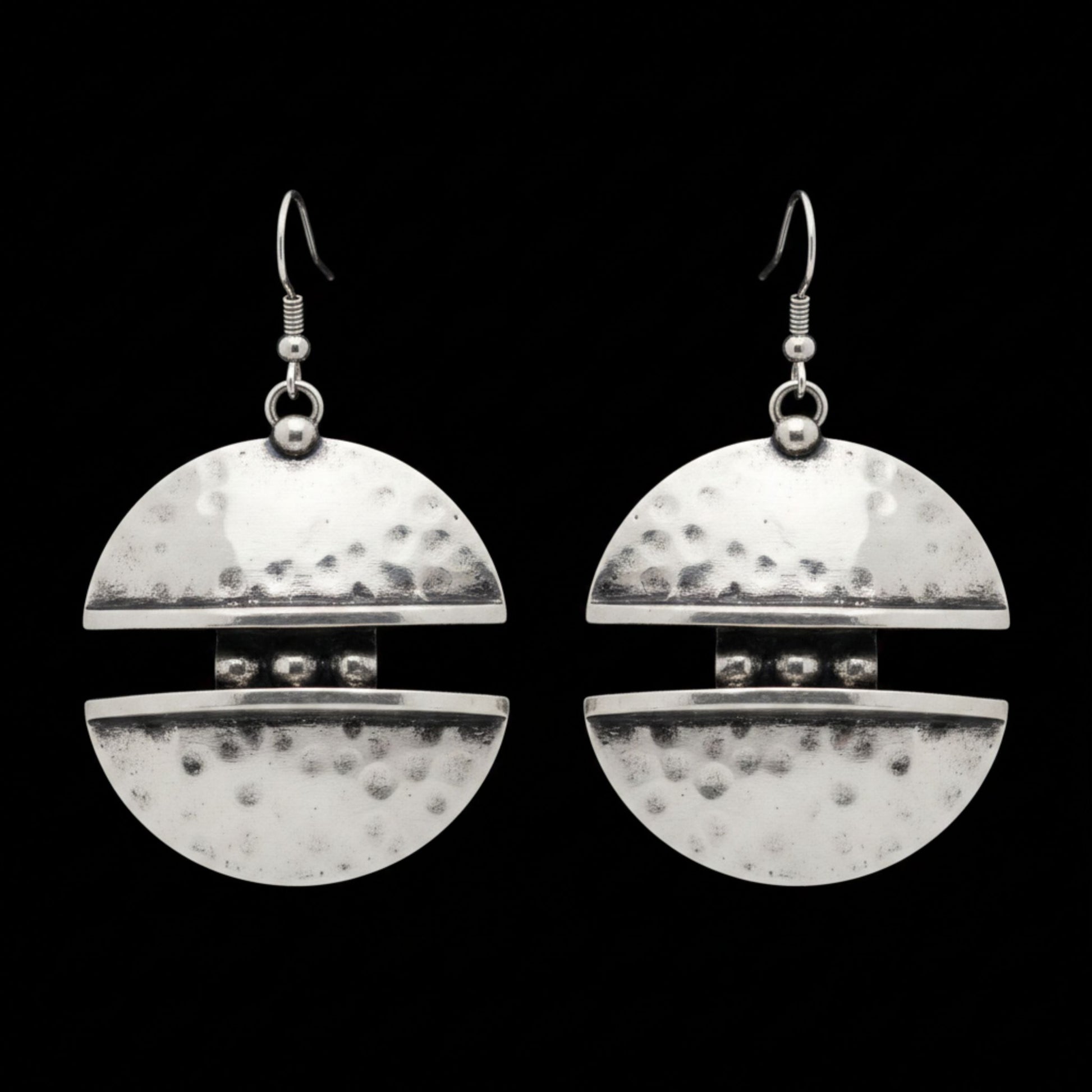 Pendientes Zamak Mujer Plateado Disco Partido Doble Semiluna Martillado. Joyeria Osnor