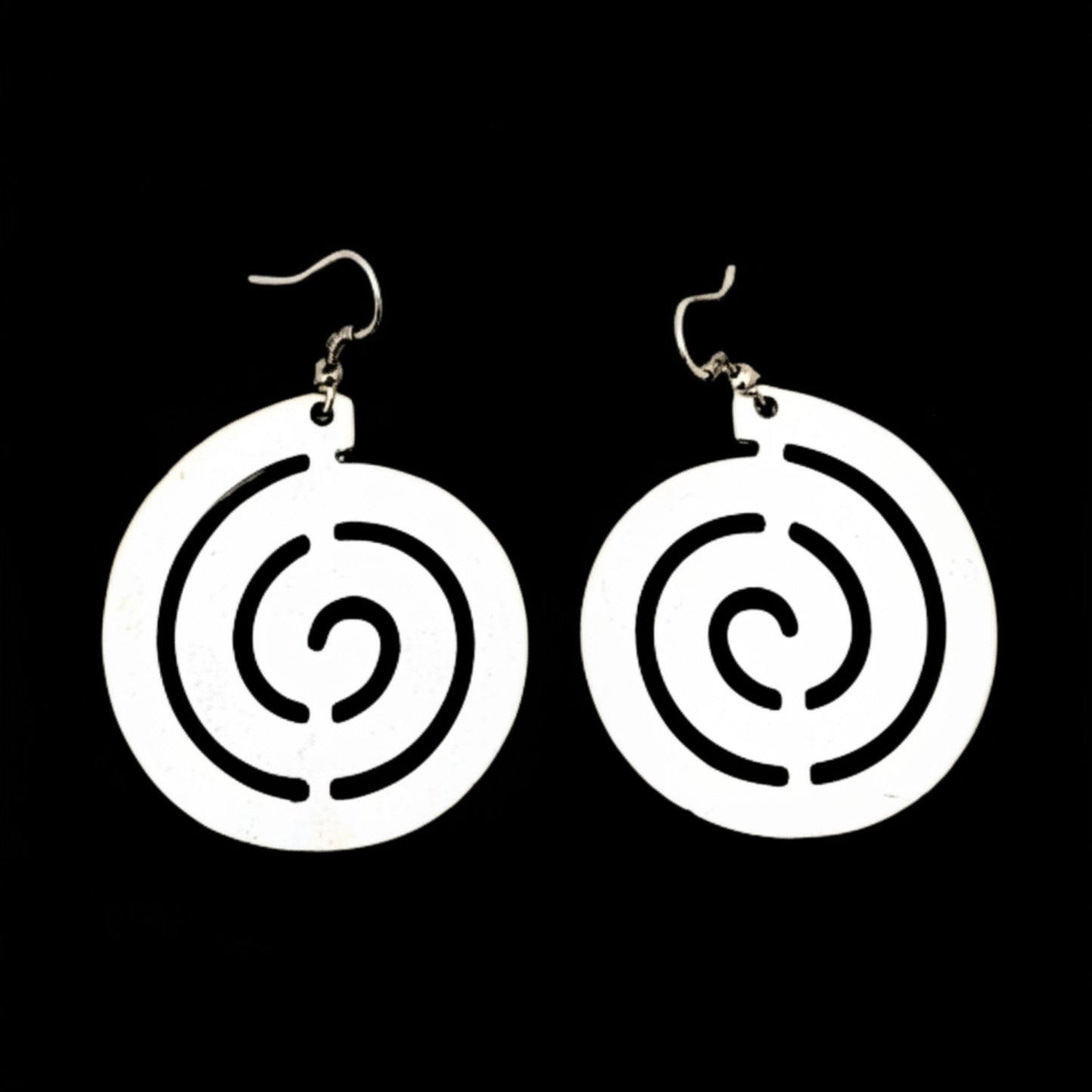 Pendientes Zamak Plateado Disco Circular con Espiral Laberinto Calada.Joyeria Osnor