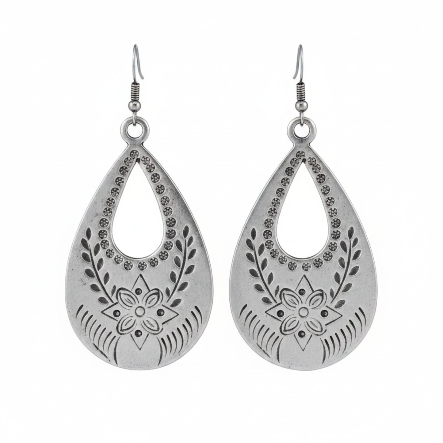 Pendientes Largos Zamak Plateado Gota con Grabado Floral Botánico Cierre Hippie. Joyeria Osnor