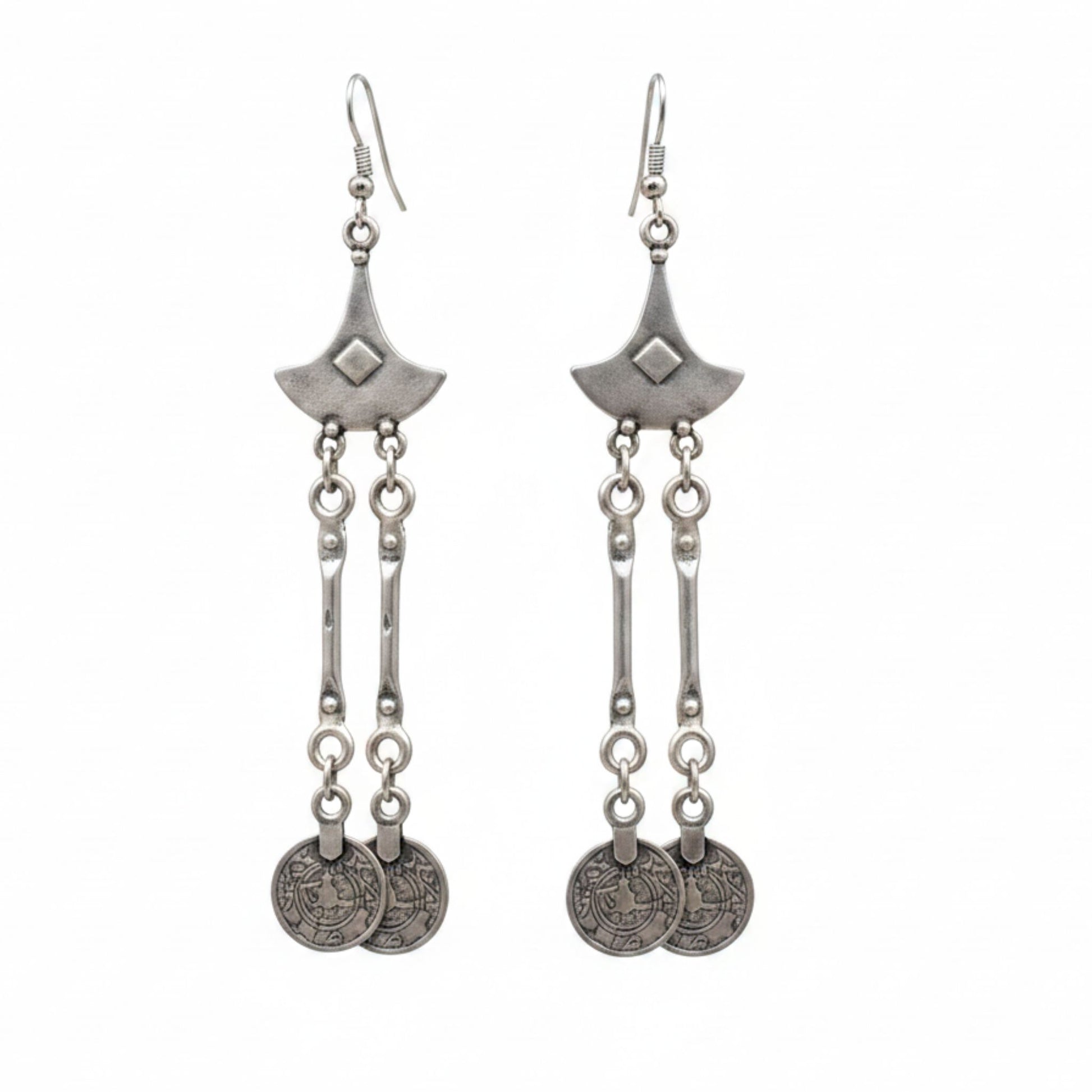 Pendientes largos de zamak con flecos y monedas - Estilo boho hipoalergénicos - Joyería Osnor

