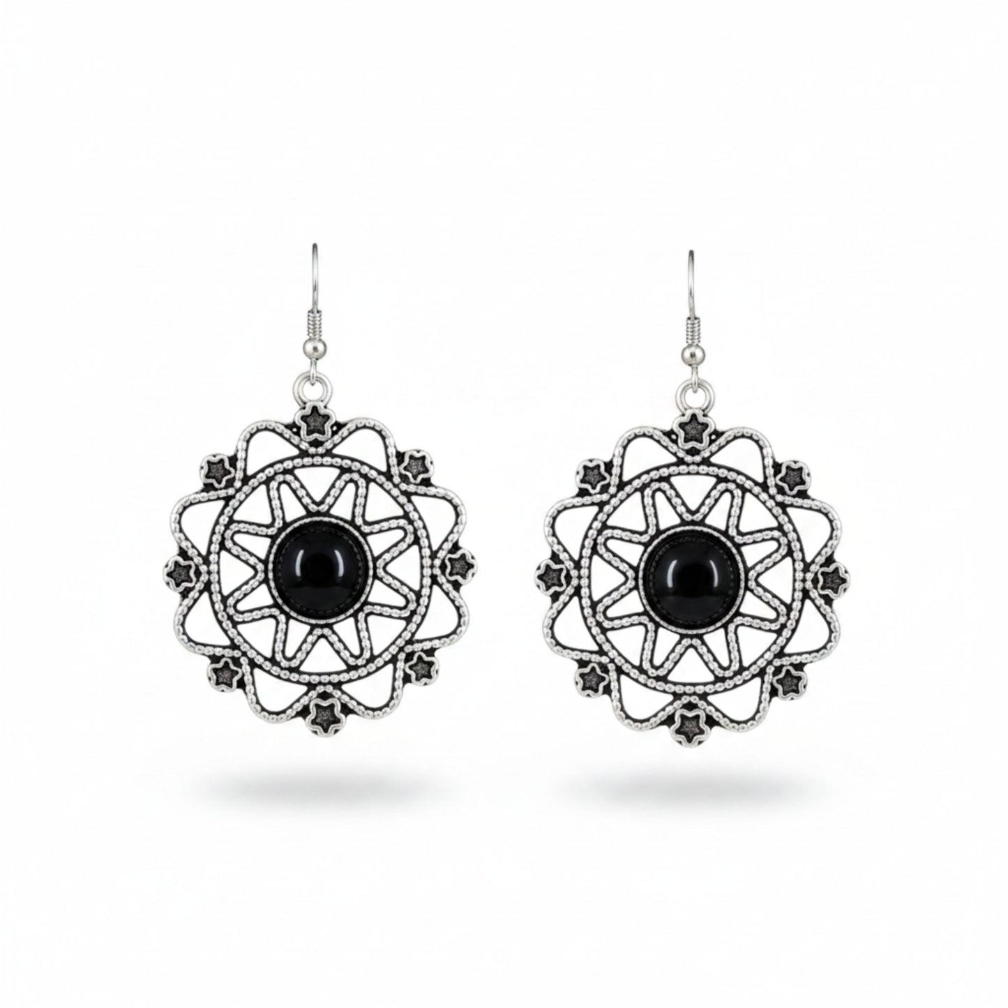 Pendientes de mandala de zamak con piedra negra central - Diseño étnico elegante - Joyería Osnor
