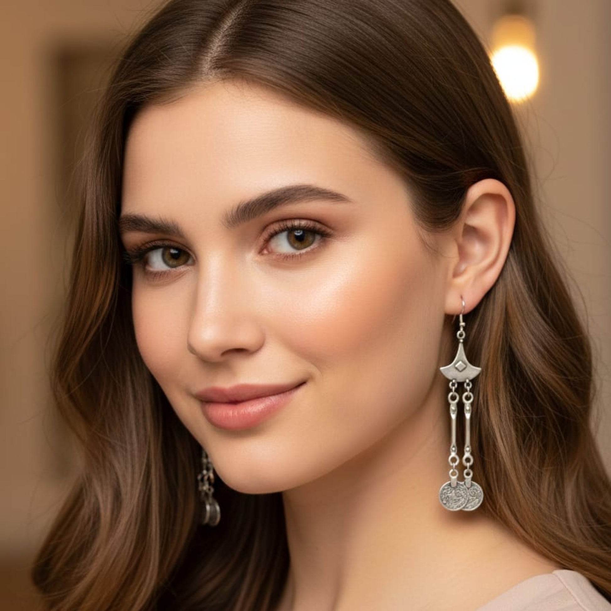 Pendientes largos de zamak con flecos puestos - Joyería boho étnica elegante - Joyería Osnor
