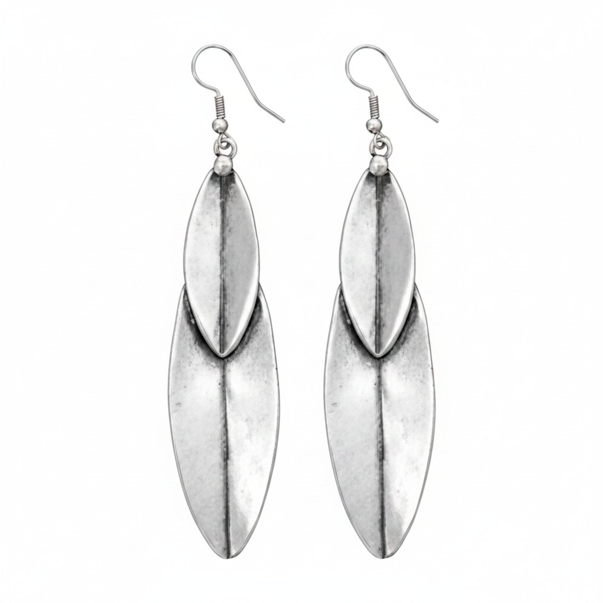 Pendientes de hojas de zamak plateado - Diseño minimalista elegante - Joyería Osnor
