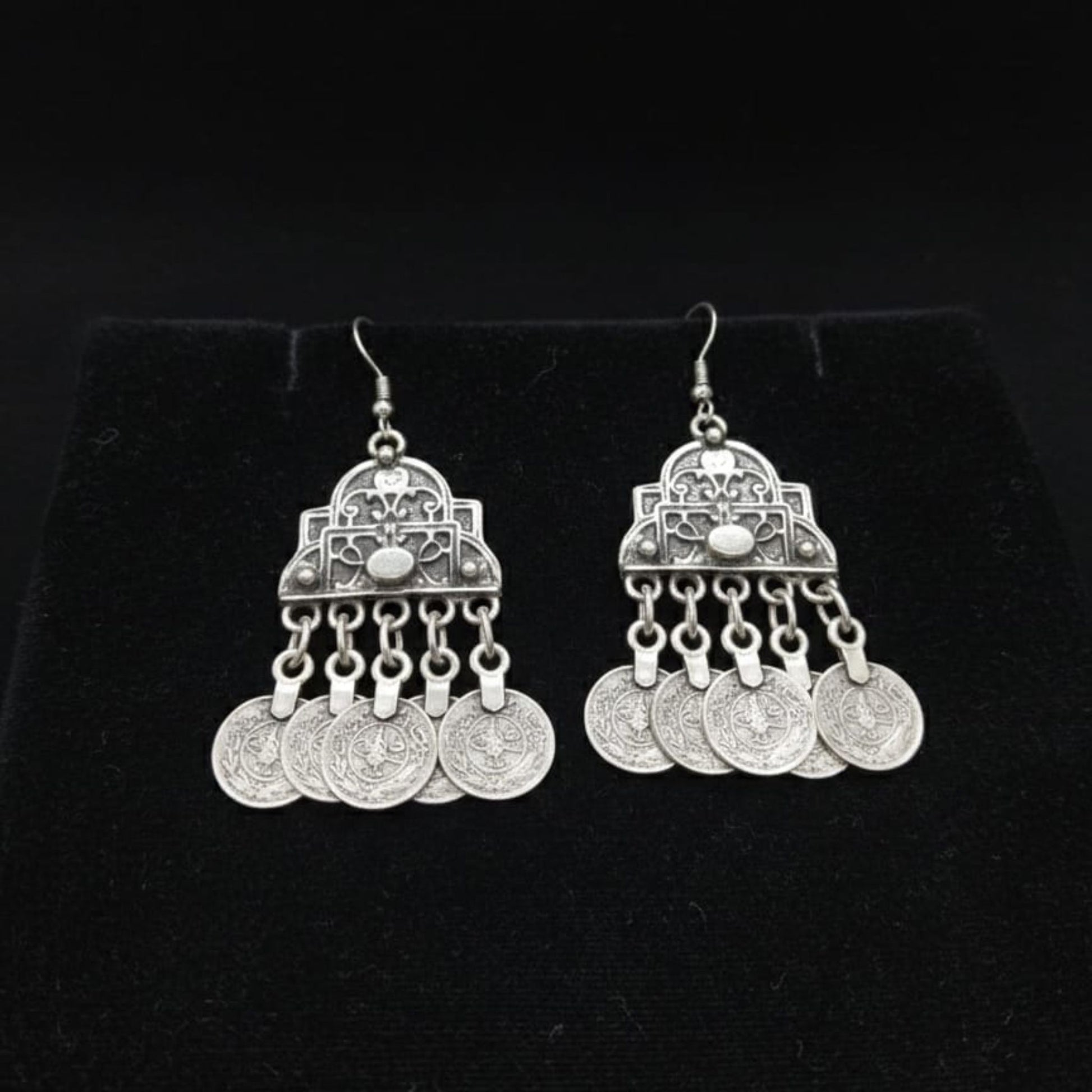 Pendientes de zamak con monedas colgantes - Estilo boho étnico - Joyería Osnor
