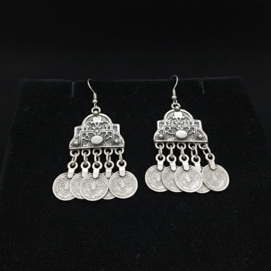 Pendientes de zamak con monedas colgantes - Estilo boho étnico - Joyería Osnor
