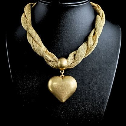 Collar Gargantilla Trenzada Dorada con Colgante Corazón