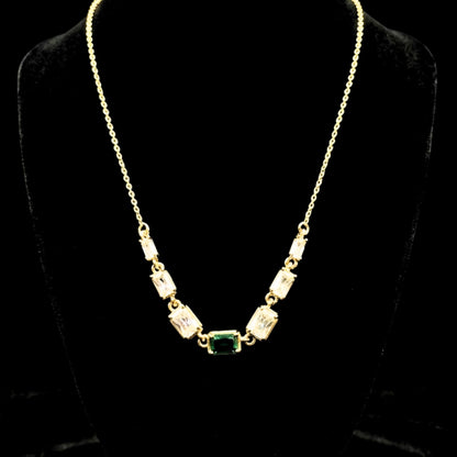 Collar Gargantilla Acero Chapado 14K Circonita Verde Esmeralda Cadena Dorada Ajustable