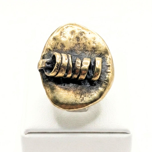 Anillo Sortija mujer de bronce dorado envejecido vintage volumen arte escultura artesanía mujer vintage único exclusivo diseño joyería osnor moda moderno elegante 