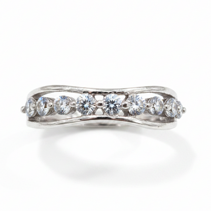 Anillo fondo blanco