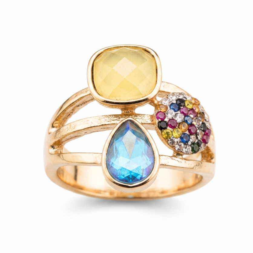 Anillo sobre fondo blanco