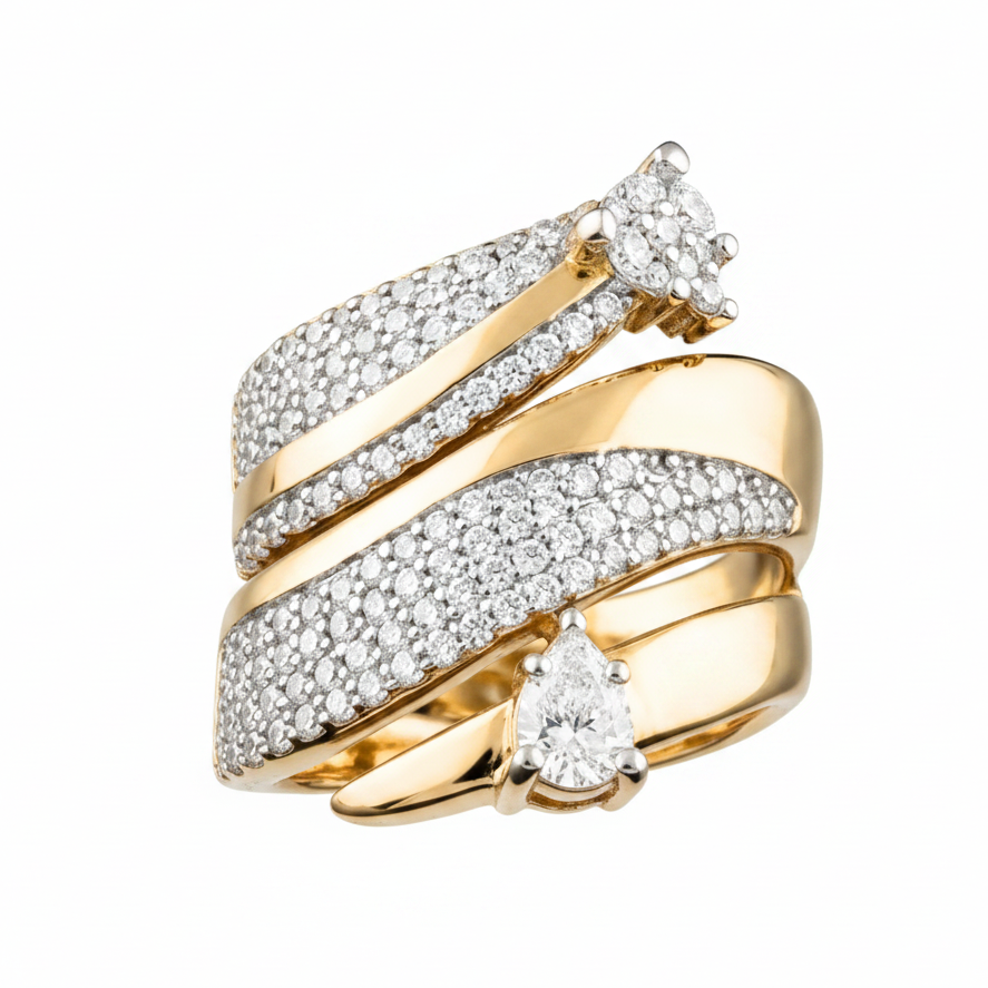 Anillo sobre fondo blanco