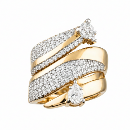 Anillo sobre fondo blanco