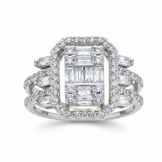 Anillo sobre fondo blanco