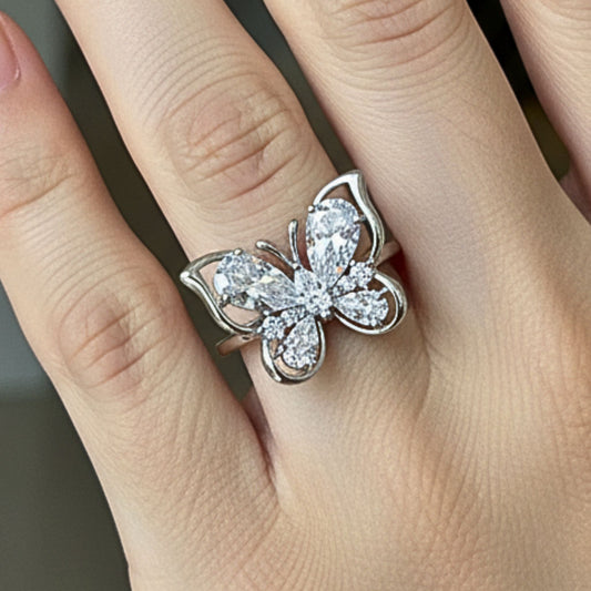 Anillo Mariposa con Circonitas Blancas | Acero Plateado Ajustable