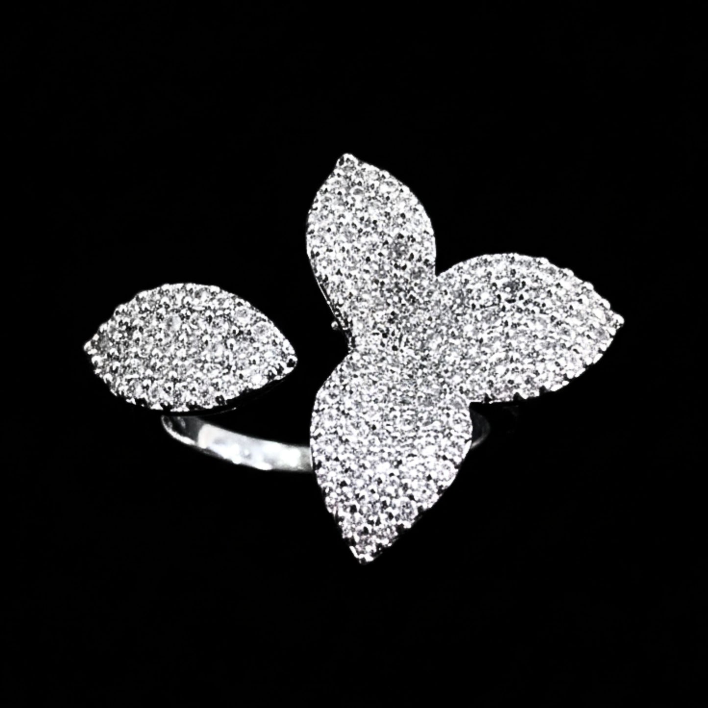 Anillo Sortija Mariposa Trébol con Circonitas Blancas | Acero Plateado
