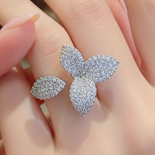 Anillo Sortija Mariposa Trébol con Circonitas Blancas | Acero Plateado