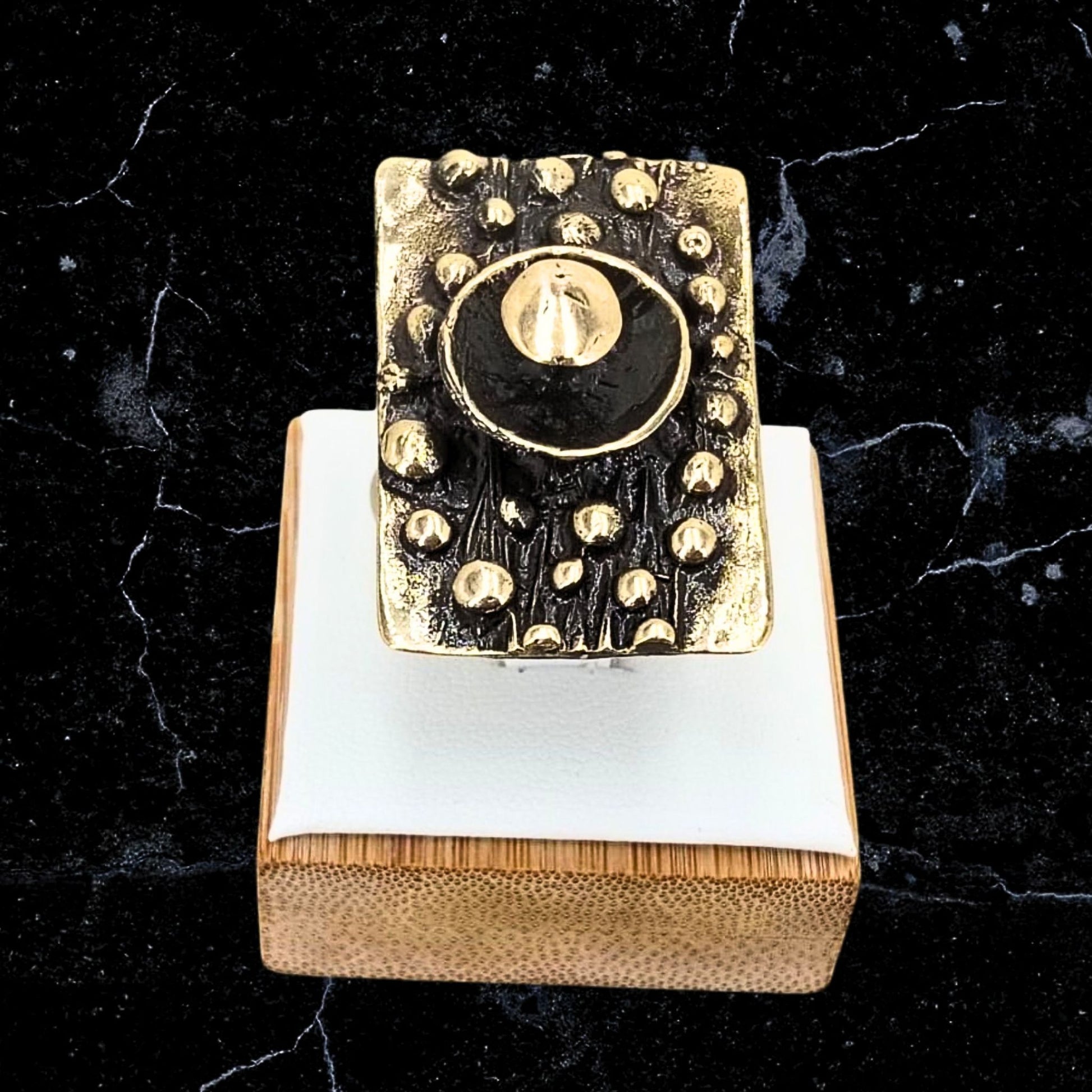 anillo de bronce envejecido escultura exclusivo mujer joyeria osnor zamak