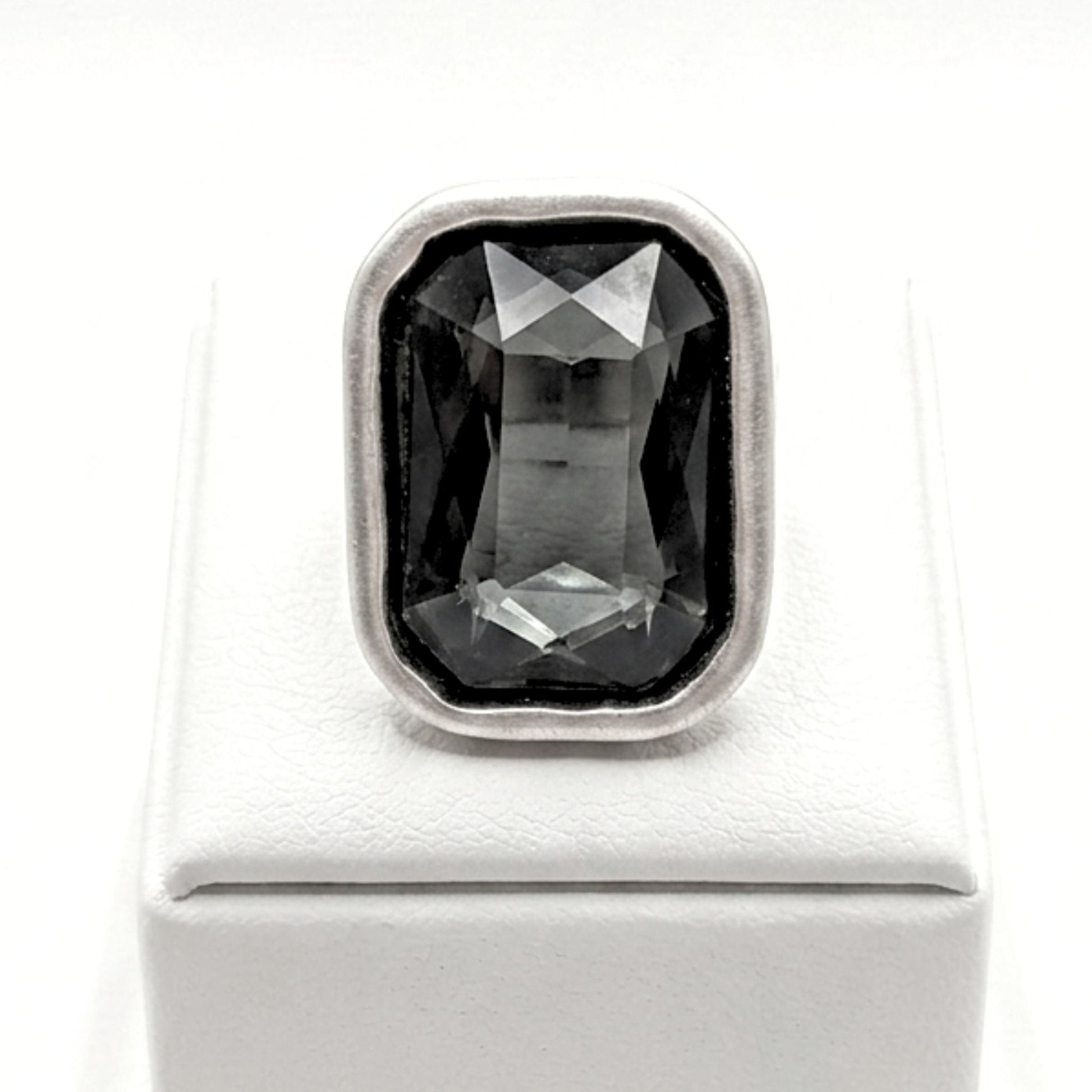 Anillo Sortija circonita color gris mujer diseño joyería osnor moda moderno elegante boda fiesta fashion glamour lujo unico