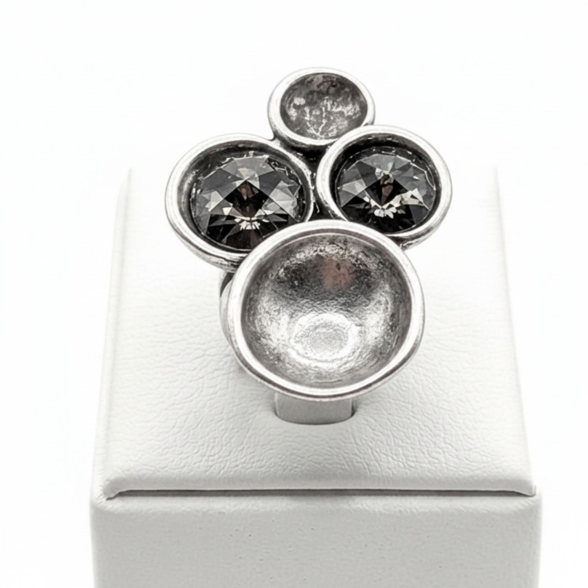 Anillo Sortija mujer diseño joyería osnor moda moderno fiesta fashion glamour lujo mujer diferente. Joyeria Osnor