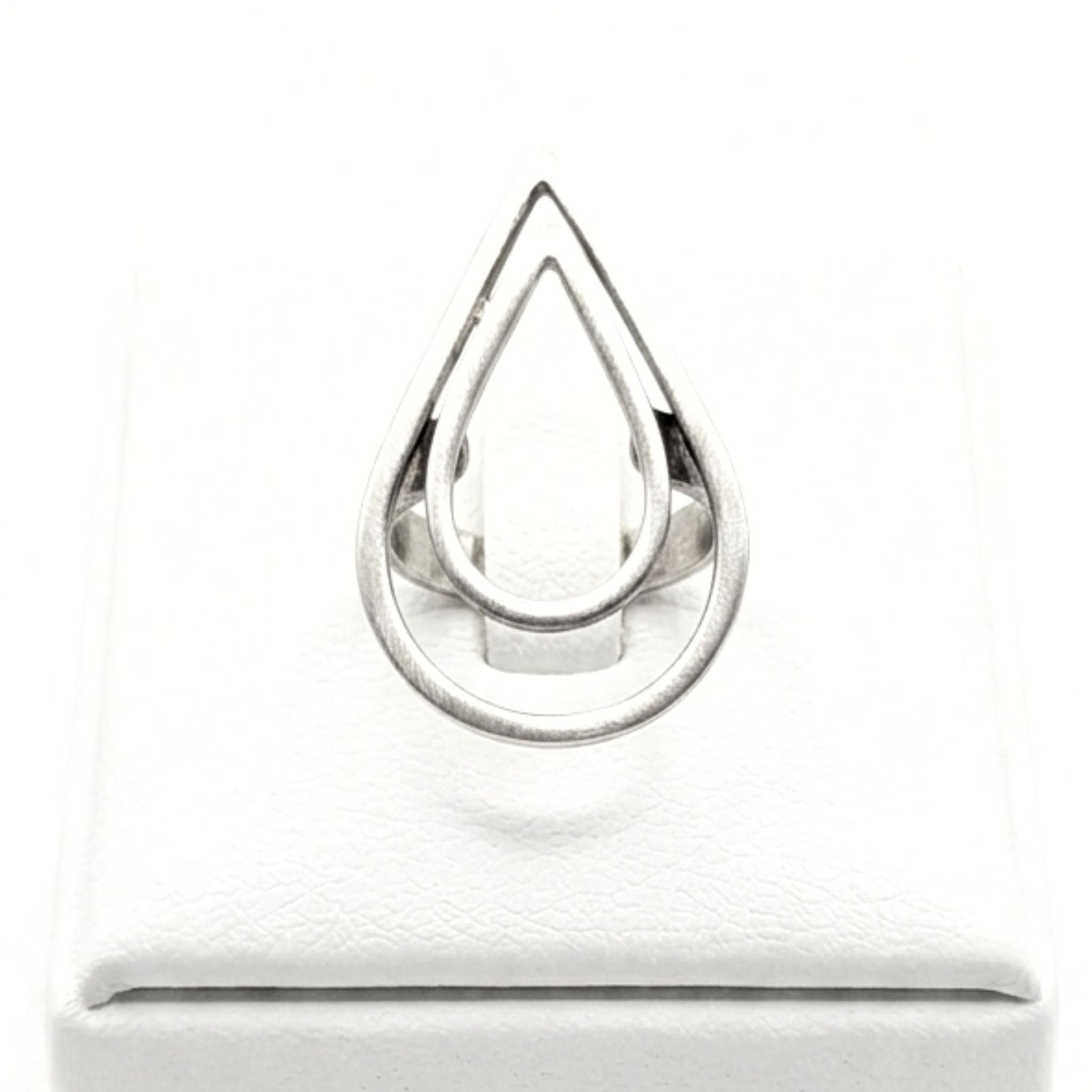 Anillo Sortija mujer de zamak hipoalergénico plateado aleación ajustable diseño joyería osnor moda moderno elegante boda fiesta fashion glamour lujo exclusivo único 