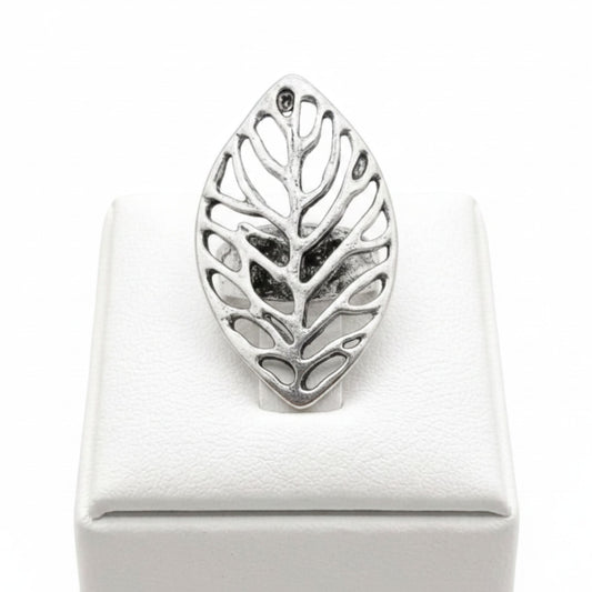 Anillo Zamak mujer hoja calada plateada con nervios naturales sobre, Joyería Osnor Zamak