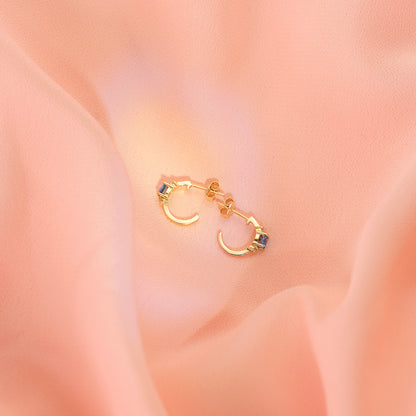 18K PENDIENTES ORO AMARILLO MEDIO ARO LISO CON AGUAMARINA 12X3 MM CIERRE PRESION.