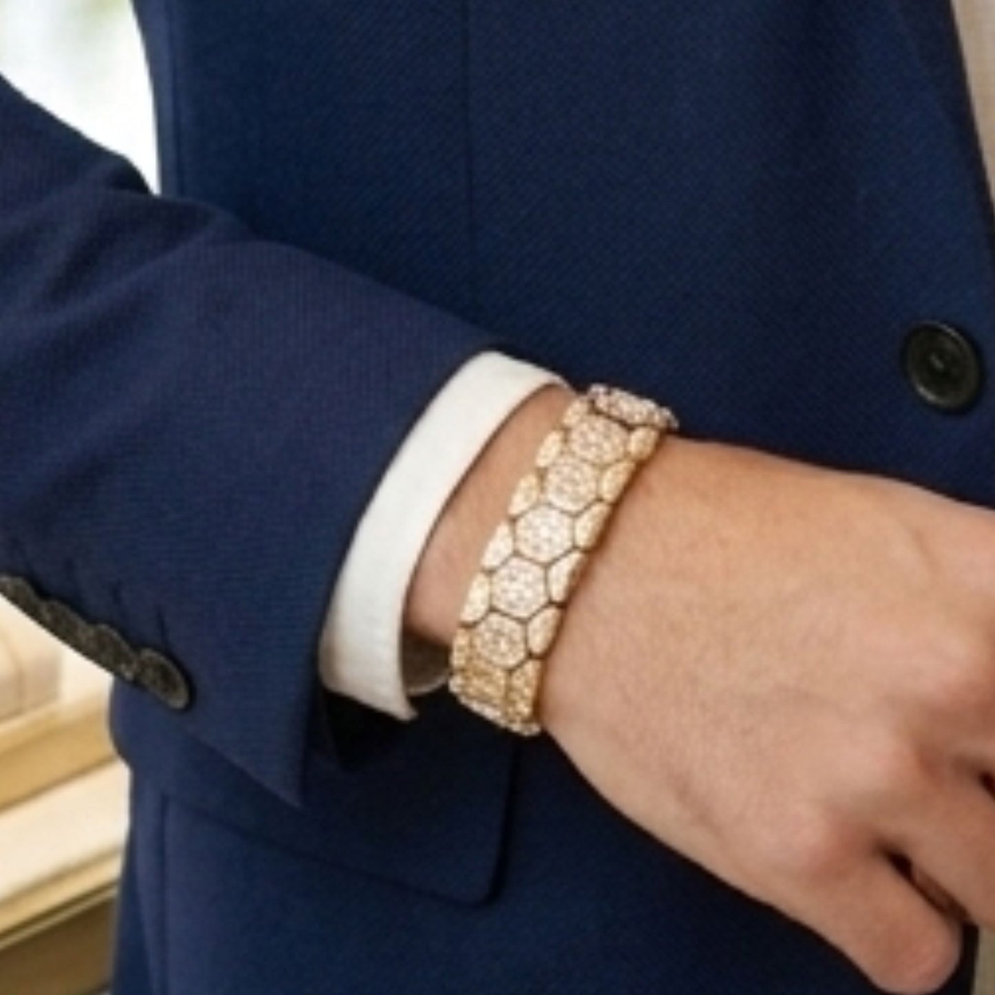 Brazalete Hexagonal Dorado con Circonitas | Acero Inoxidable Chapado Oro 14K