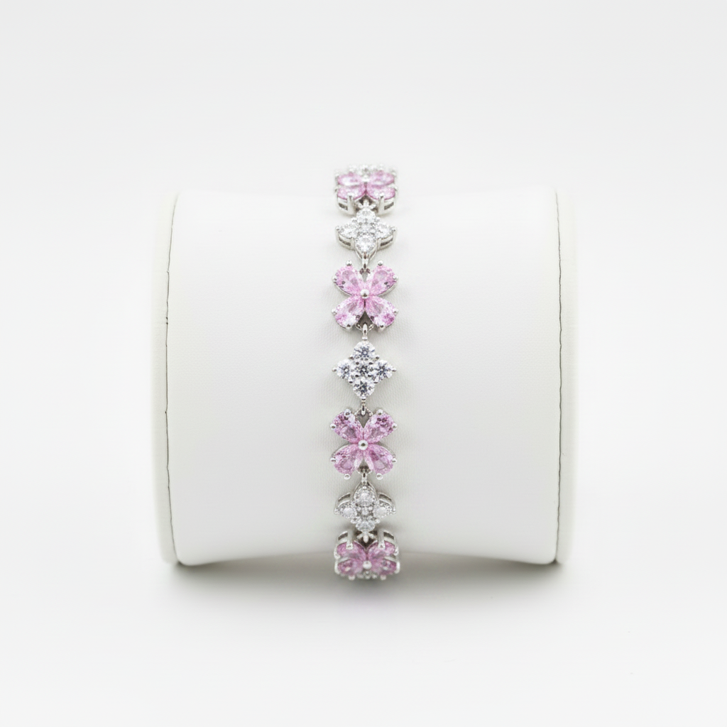 Brazalete rosa en expositor blanco