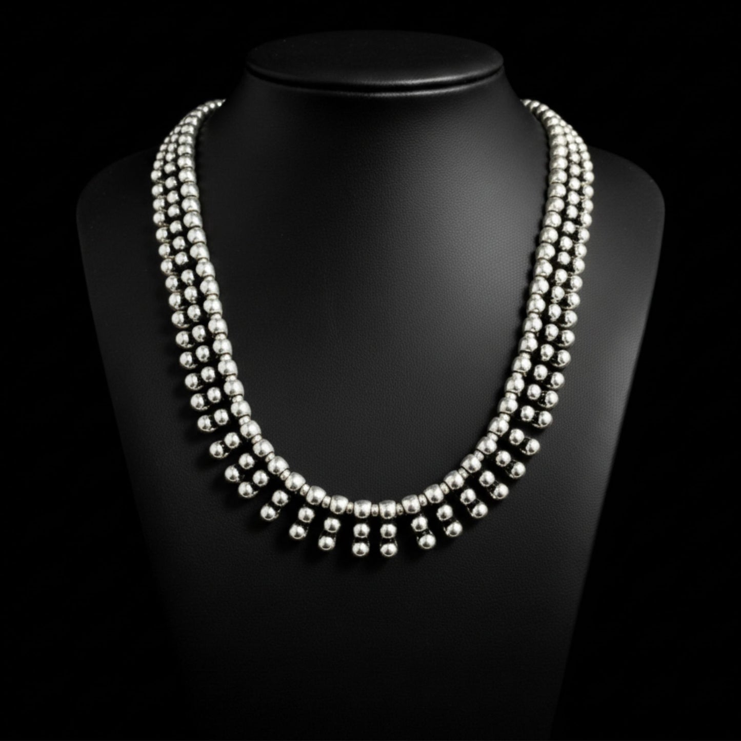 Collar de bolas de ZAMAk,estilo gargantilla para mujer, material hipoalergénico (no produce alergia), Joyeria Osnor Zamak.
