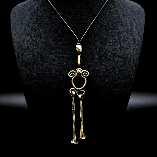collar de bronce y piel largo escultura joyeria osnor zamak