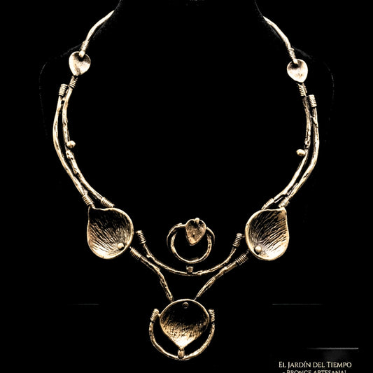 collar bronce mujer escultura en cuello joyeria osnor zamak