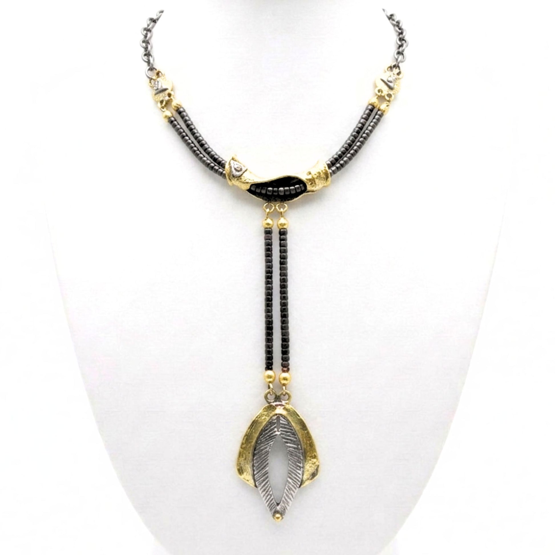 Collar gargantilla de bronce dorado envejecido vintage volumen diseño joyería osnor moda moderno elegante 