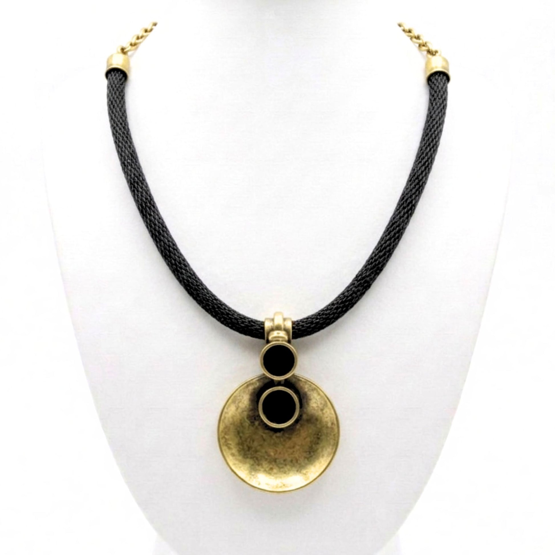 Collar de bronce dorado envejecido vintage volumen diseño joyería osnor moda moderno elegante 