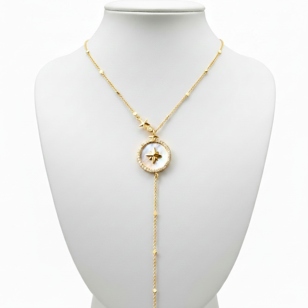 Collar en expositor blanco acero dorado diseño joyeria osnor