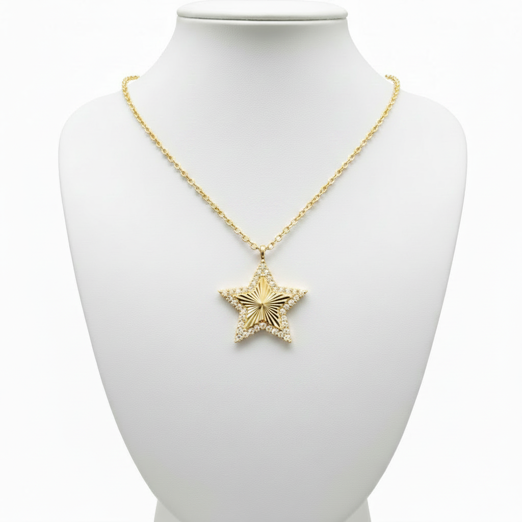 Collar estrella en expositor blanco