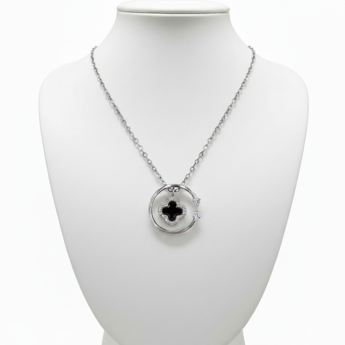 Collar Gargantilla Trébol Plata con Rodio Colgante Circular con Esmalte Negro y Circonitas. Joyeria Osnor