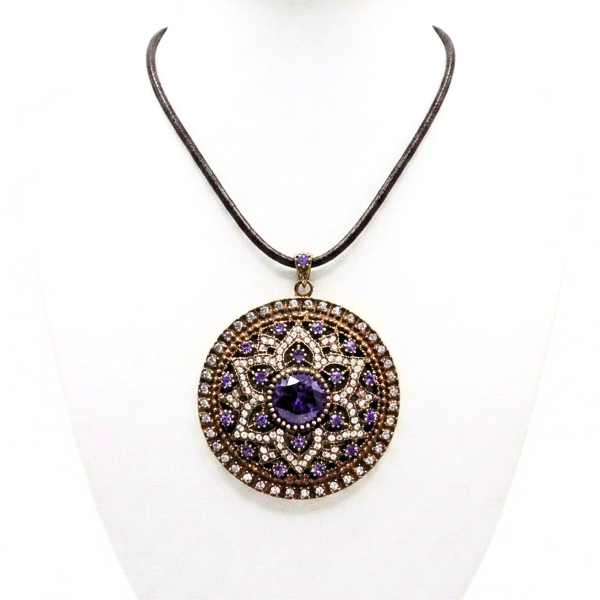 Collar gargantilla cadena de piel negra cierre Reaza  rosetón vintage amatistas naturales diseño joyería osnor moda moderno elegante boda fiesta glamour lujo exclusivo único 