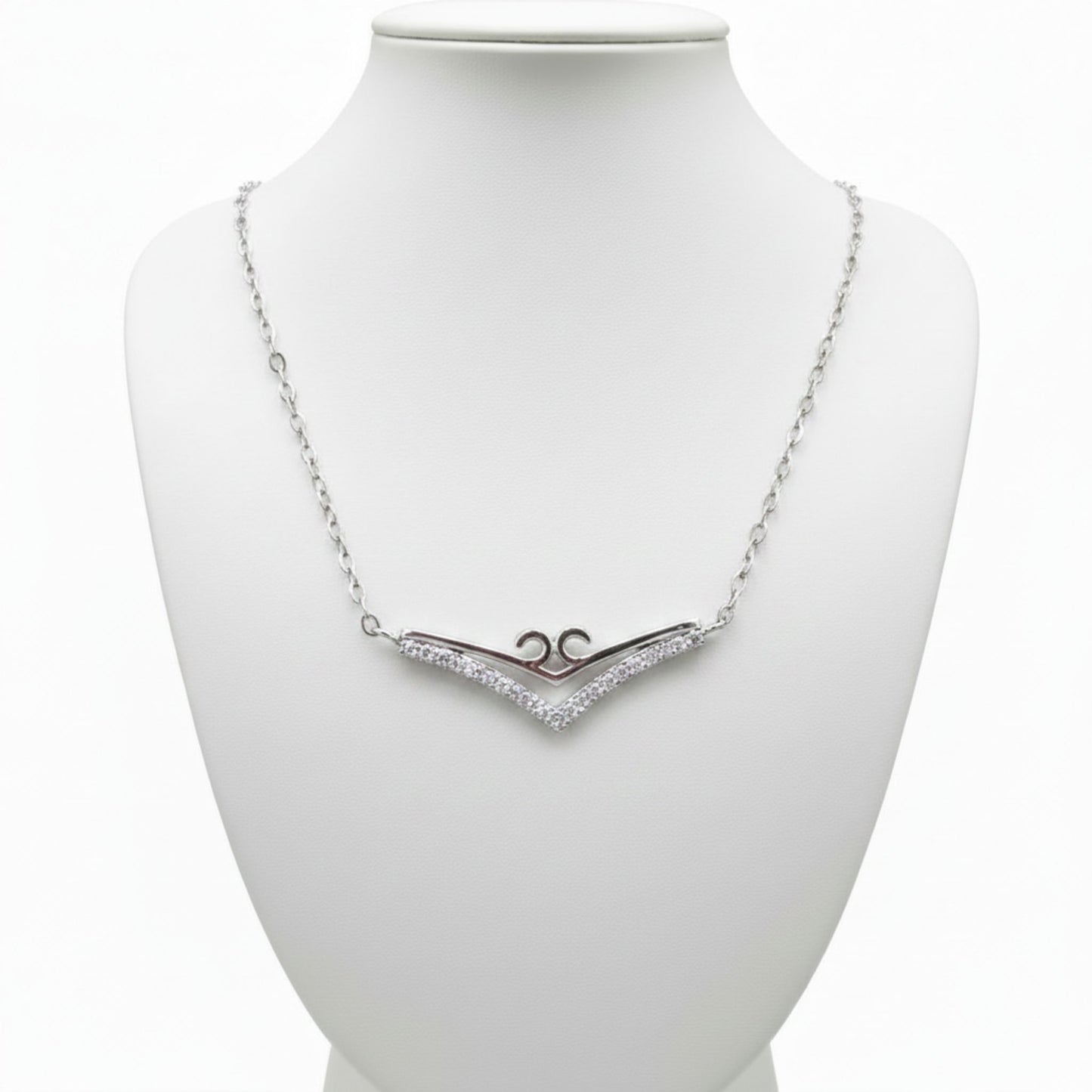 Collar Gargantilla Chevron Plata 925 Rodio · Colgante en V con Circonitas y Detalle Espiral. Joyeria Osnor