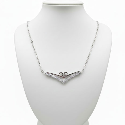 Collar Gargantilla Chevron Plata 925 Rodio · Colgante en V con Circonitas y Detalle Espiral. Joyeria Osnor