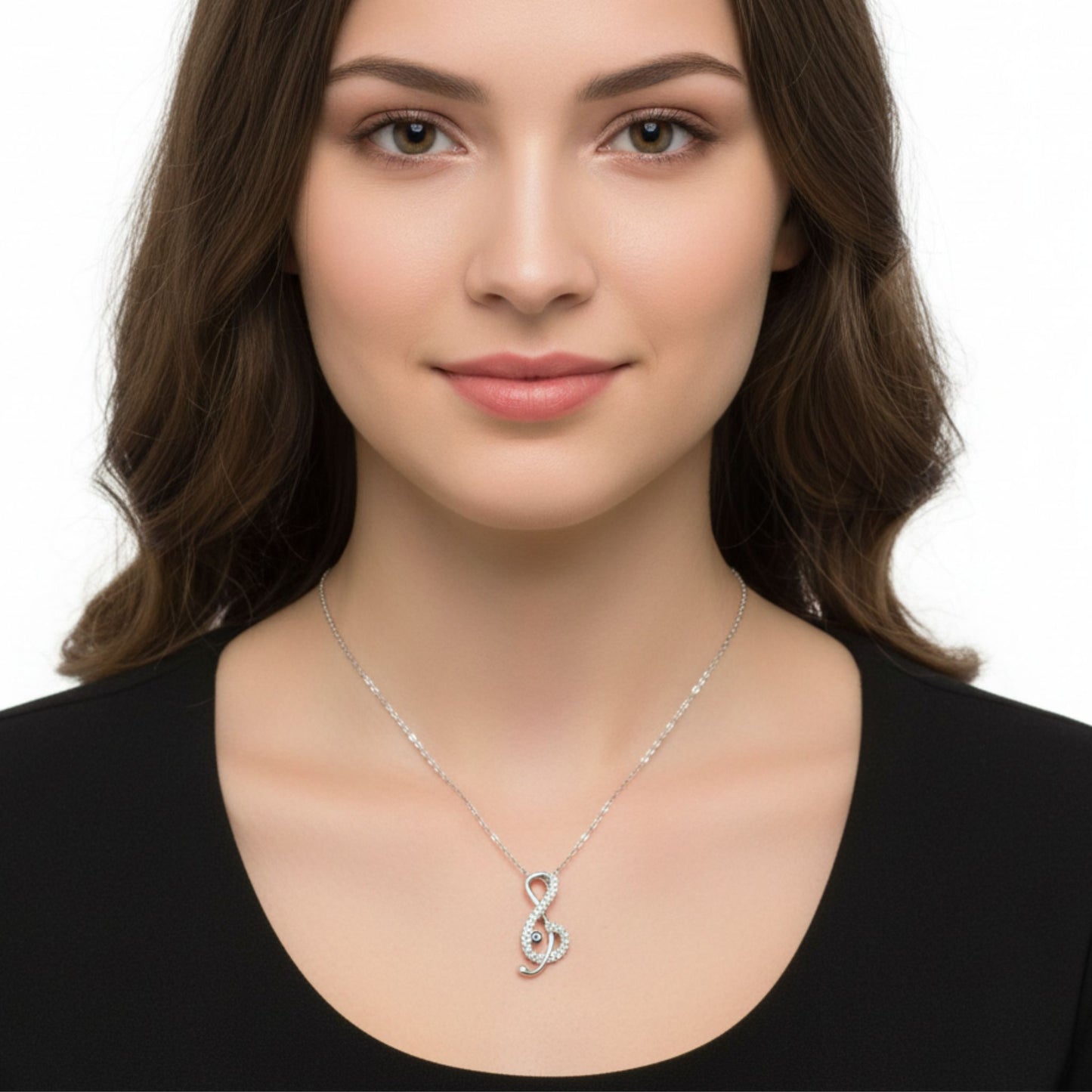 Mujer Luciendo Collar Gargantilla Nota Musical Plata 925 con Ojo Turco y Circonitas · Unisex Joyeria Osnor