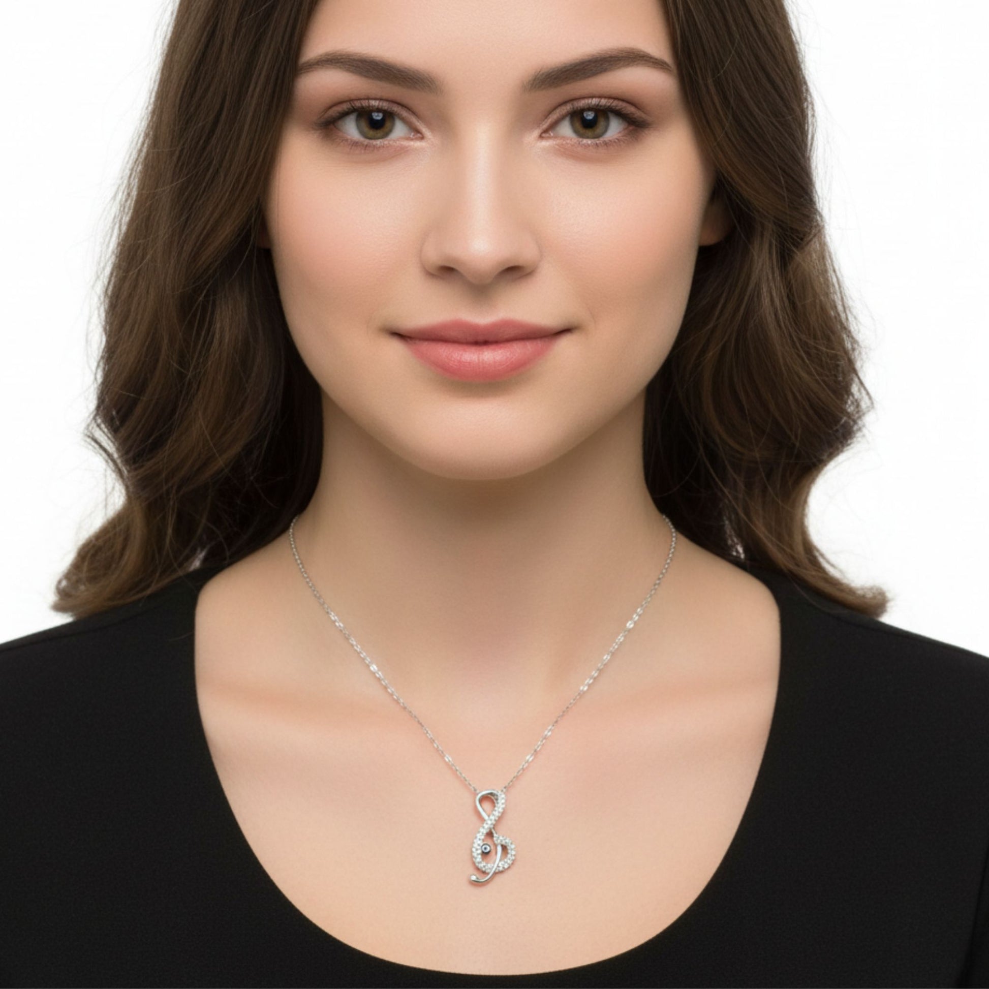 Mujer Luciendo Collar Gargantilla Nota Musical Plata 925 con Ojo Turco y Circonitas · Unisex Joyeria Osnor