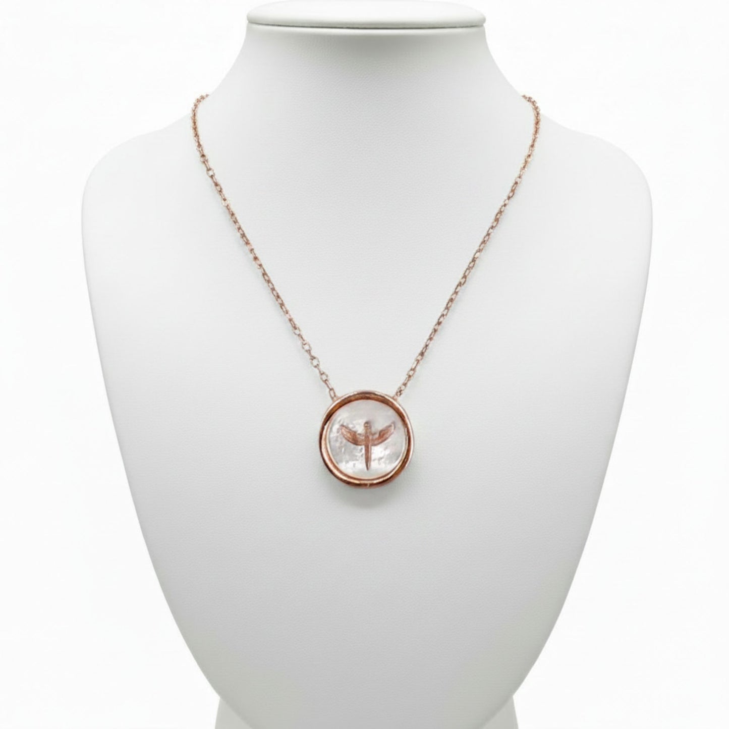 Collar Gargantilla Medalón Libélula · Plata 925 Baño Oro Rosa con Nácar. Joyeria Osnor