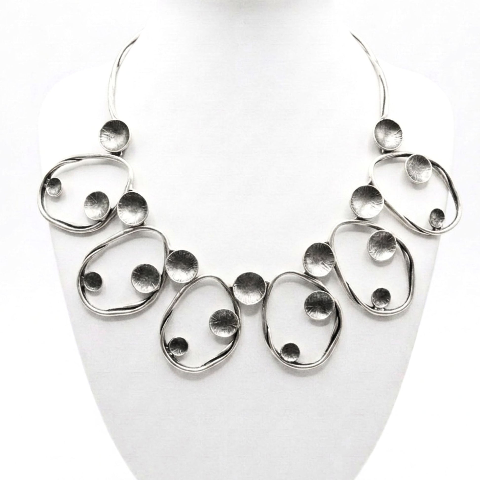 Collar cadena gargantilla zamak mujer volumen hipoalergénico plateado aleación cierre de gancho mujer único exclusivo diseño joyería osnor moda moderno elegante boda fiesta glamour lujo 