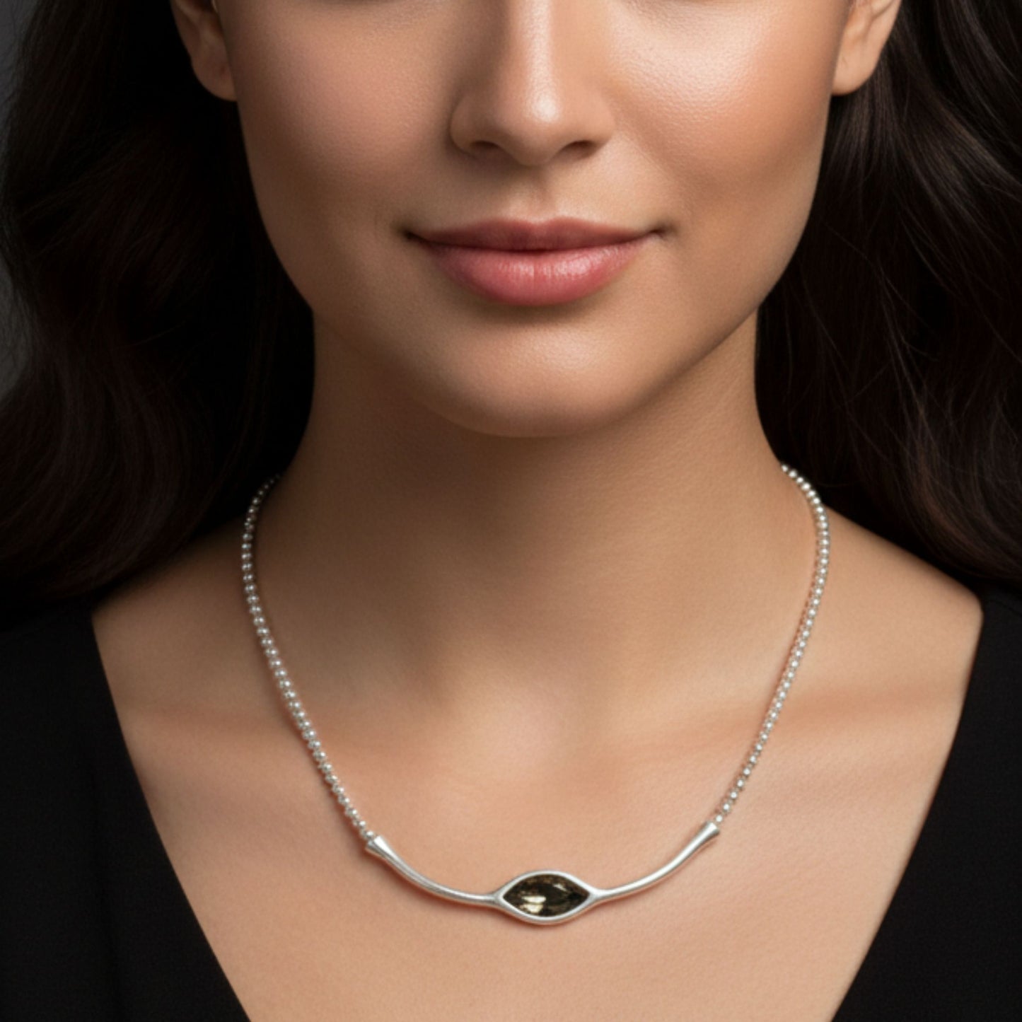 Collar Gargantilla Circonita Gris Ahumado | Zamak Plateado | Joyería Osnor